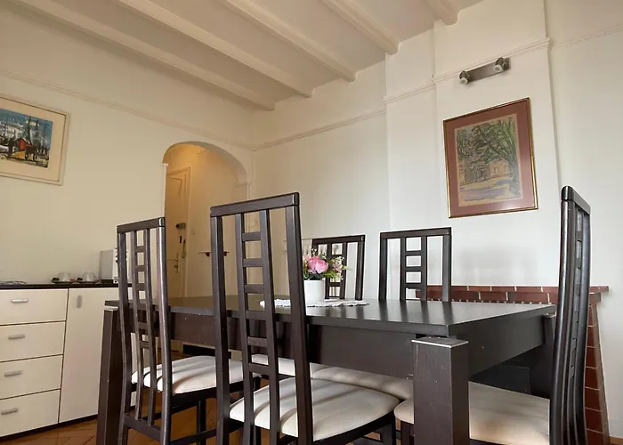 Elegant & Ensoleille לוזאן